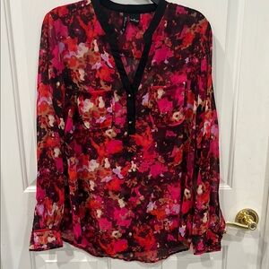 New Directions Red and Black Graphic Buttoned Blouse